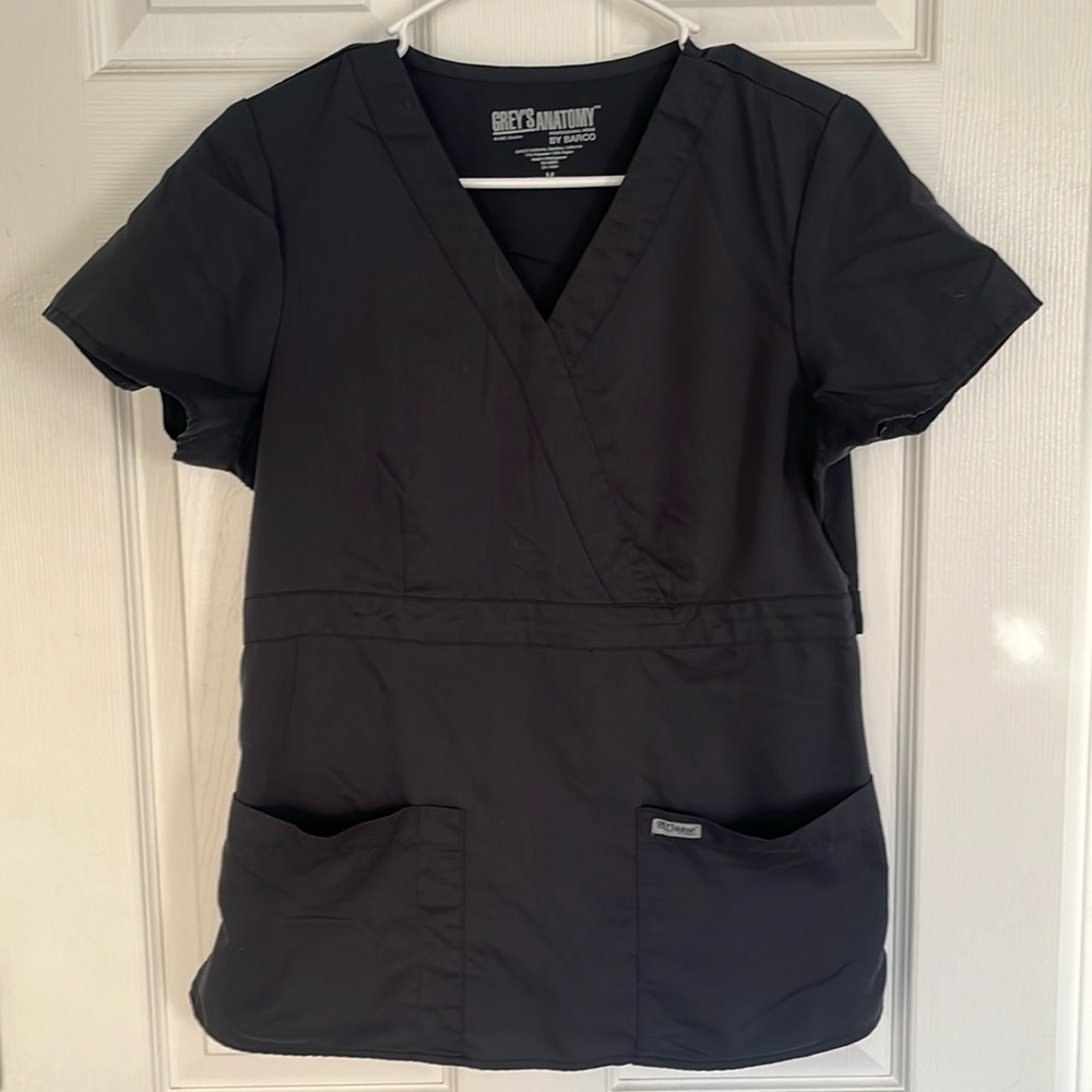 Women’s scrub top